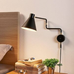 Vystouplá nástěnná LED lampa Pria v černé barvě