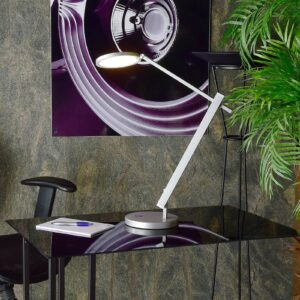 LED stolní lampa Adhara 3-step-dim, stříbrná