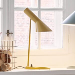 Louis Poulsen AJ Mini stolní lampa, okrově žlutá