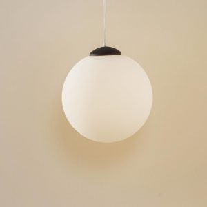 Závěsné světlo Ball, opálové sklo/chrom, Ø 40 cm