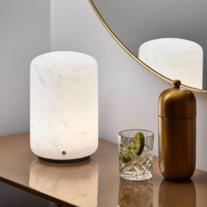 LED stolní lampa Capsule z alabastru výška 19,5cm